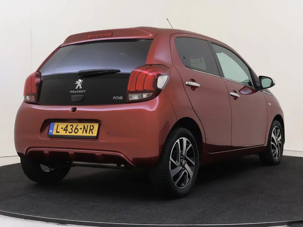 Peugeot 108 1.0 e-VTi Allure uit 2021, foto 11