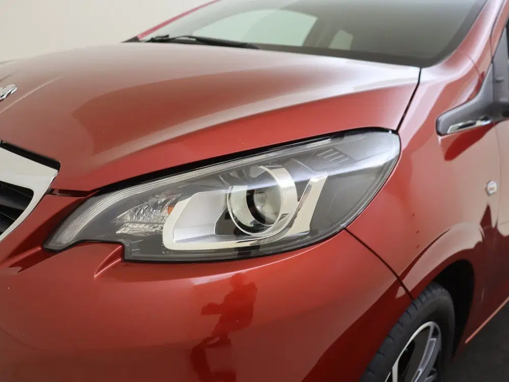 Peugeot 108 1.0 e-VTi Allure uit 2021, foto 13