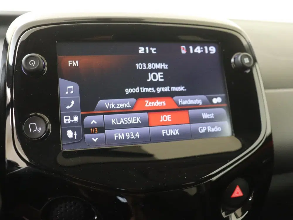 Peugeot 108 1.0 e-VTi Allure uit 2021, foto 15