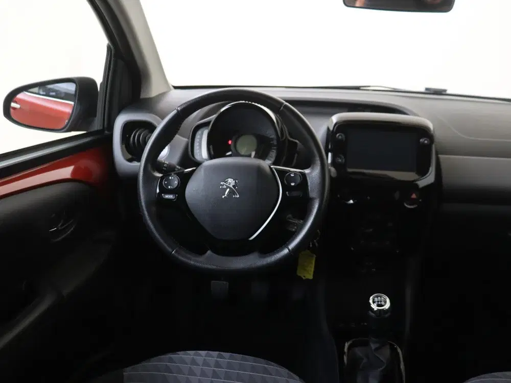 Peugeot 108 1.0 e-VTi Allure uit 2021, foto 5