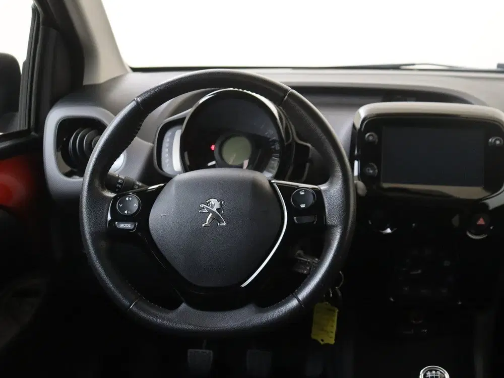 Peugeot 108 1.0 e-VTi Allure uit 2021, foto 6