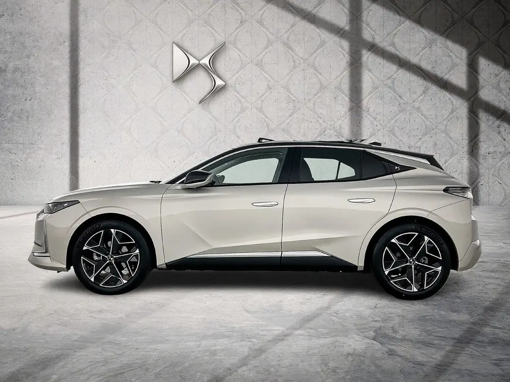 DS Automobiles DS 4 DS DS 4 Hybrid 145 pk Automaat Pallas uit 2024, foto 2