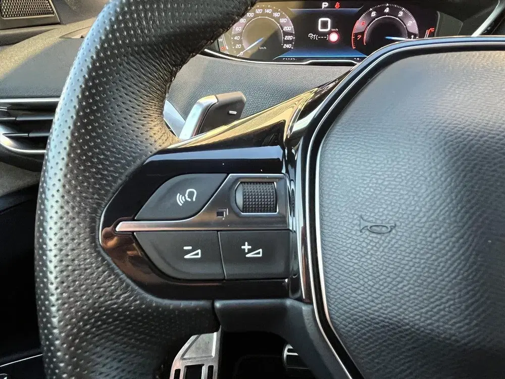 Peugeot 5008 1.2 130pk Automaat GT uit 2022, foto 12