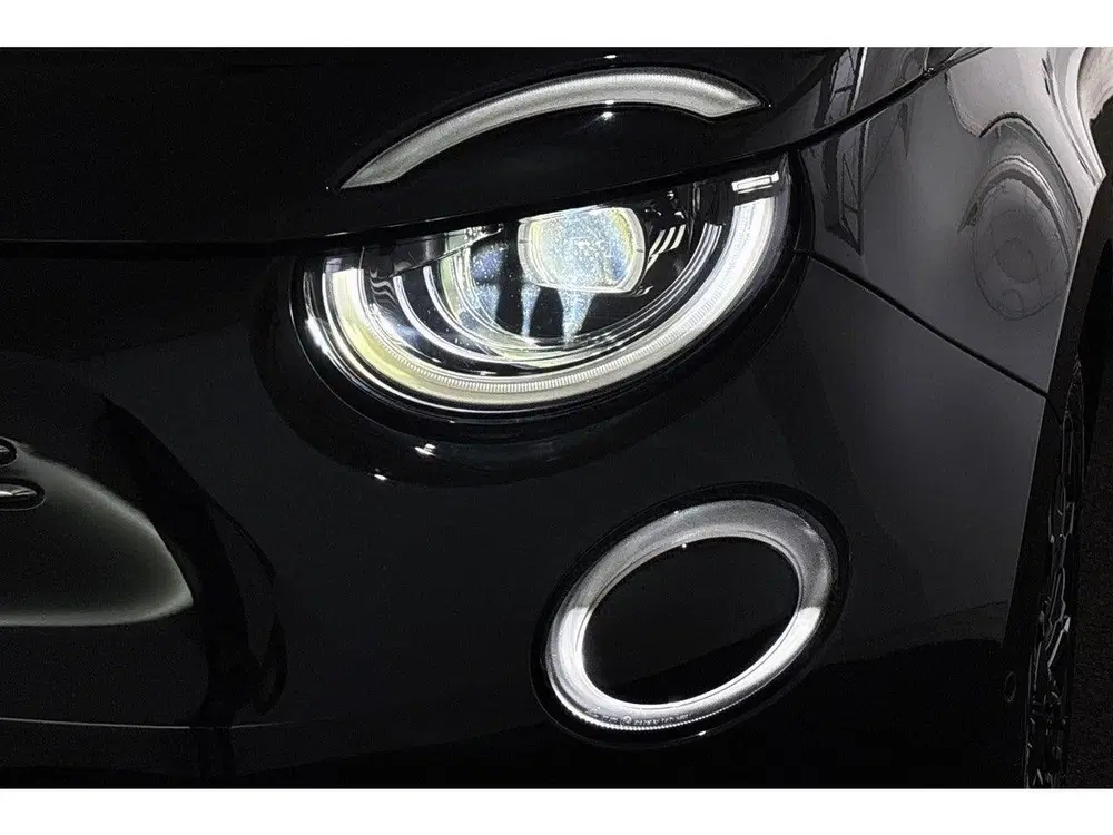 Fiat 500e La Prima 42 kWh Pano Leder Stoelverwarming uit 2024, foto 17