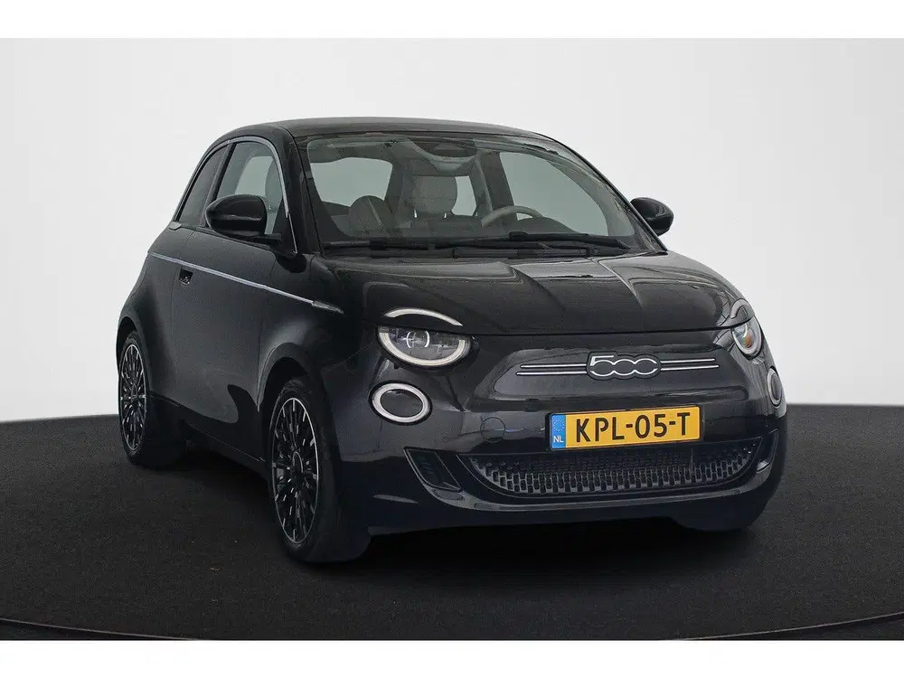 Fiat 500e La Prima 42 kWh Pano Leder Stoelverwarming uit 2024, foto 2