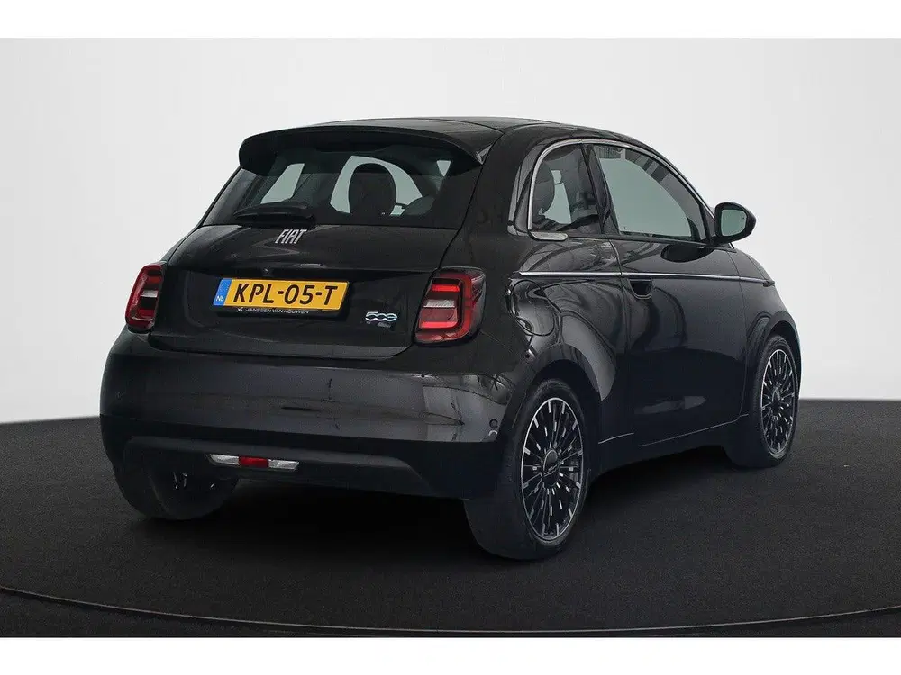 Fiat 500e La Prima 42 kWh Pano Leder Stoelverwarming uit 2024, foto 3