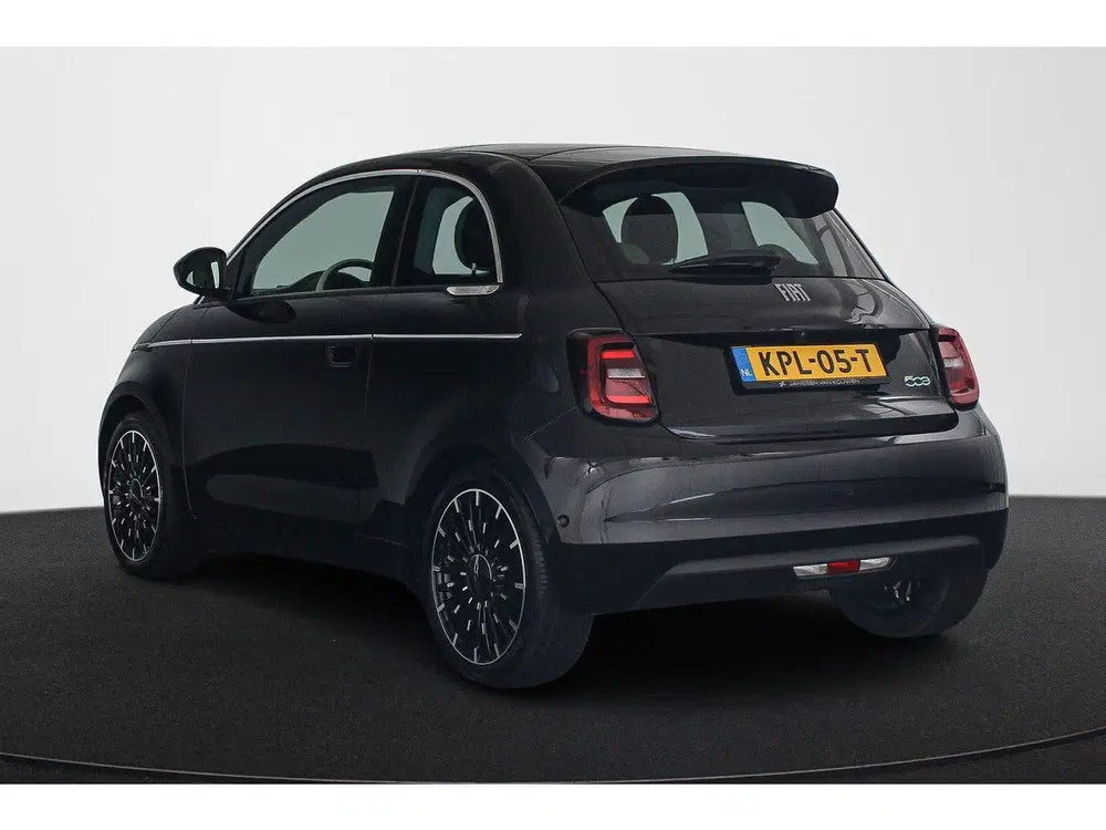 Fiat 500e La Prima 42 kWh Pano Leder Stoelverwarming uit 2024, foto 4