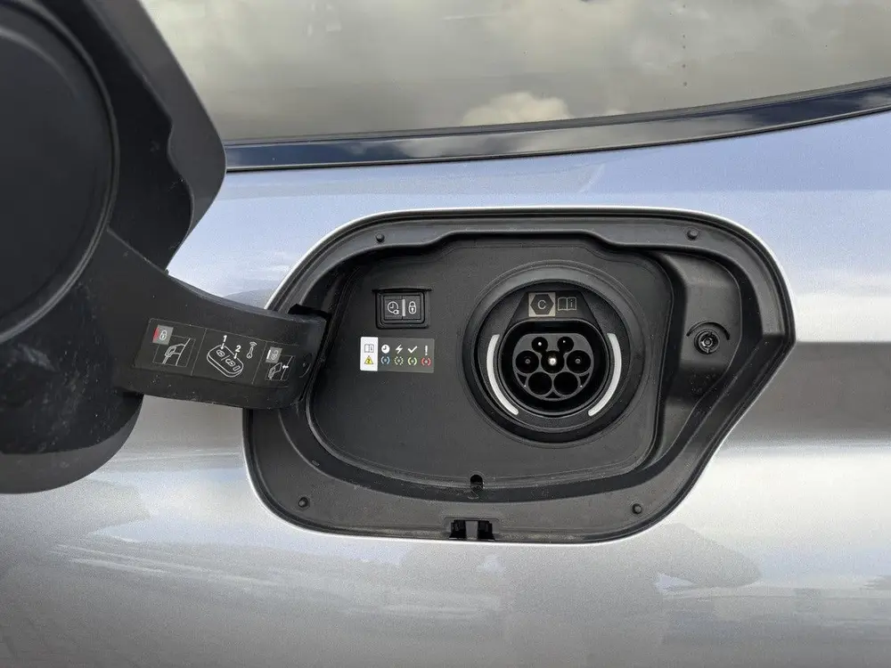 Peugeot 308 SW GT 1.6 HYbrid PHEV 225pk e-EAT8 uit 2024, foto 12