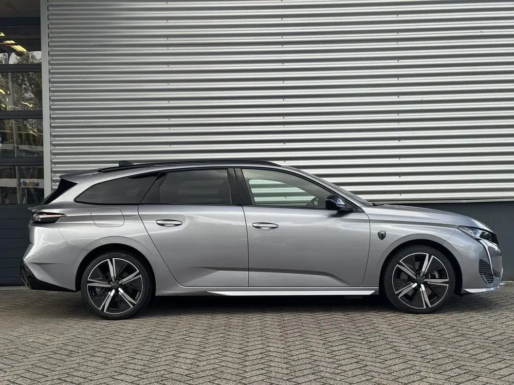 Peugeot 308 SW GT 1.6 HYbrid PHEV 225pk e-EAT8 uit 2024, foto 4