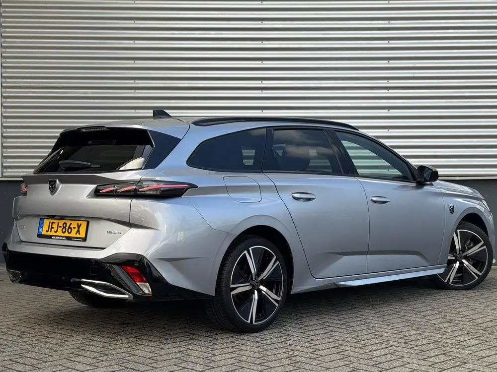 Peugeot 308 SW GT 1.6 HYbrid PHEV 225pk e-EAT8 uit 2024, foto 5