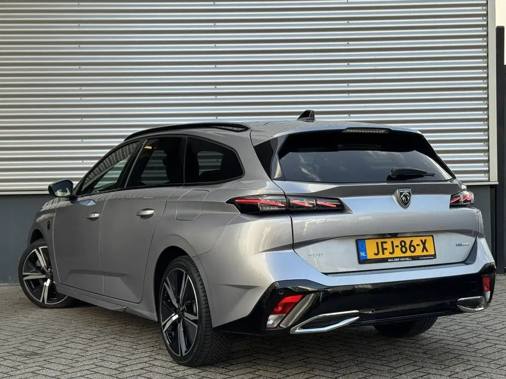Peugeot 308 SW GT 1.6 HYbrid PHEV 225pk e-EAT8 uit 2024, foto 7