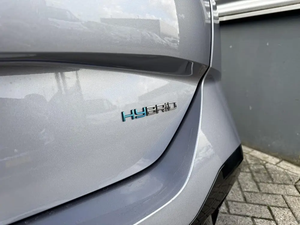 Peugeot 308 SW GT 1.6 HYbrid PHEV 225pk e-EAT8 uit 2024, foto 9