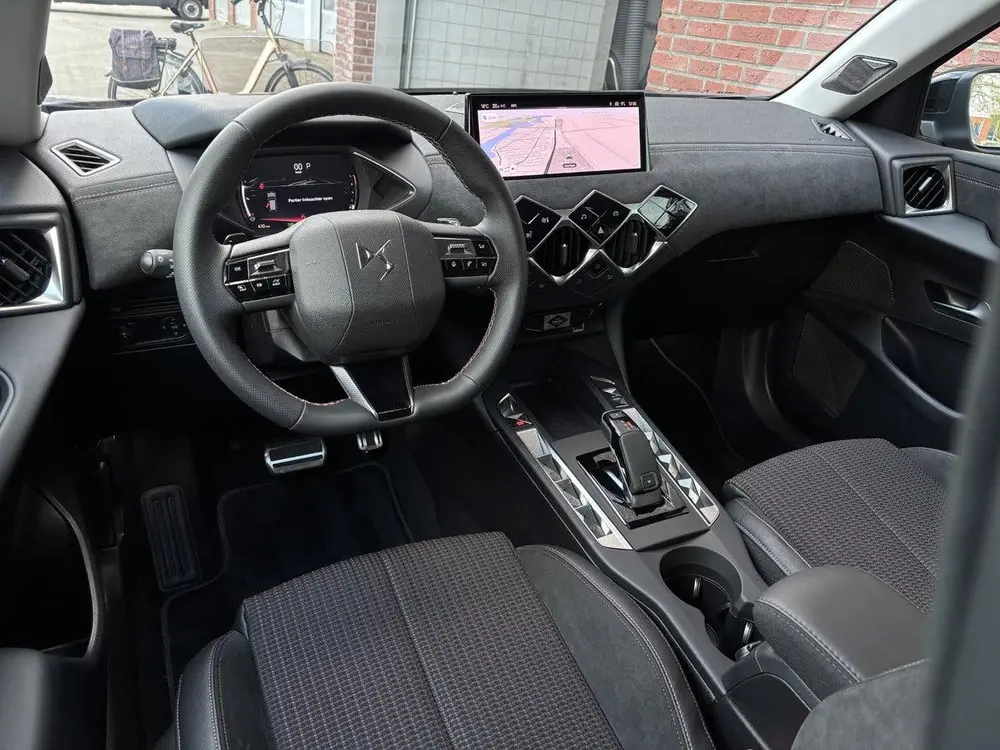 DS Automobiles DS 3 DS DS 3 Performance Line+ 1.2 Turbo 130pk uit 2023, foto 15