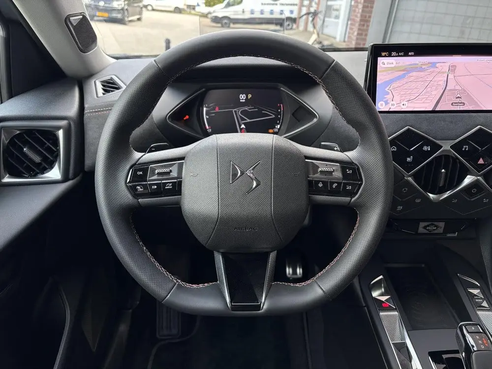 DS Automobiles DS 3 DS DS 3 Performance Line+ 1.2 Turbo 130pk uit 2023, foto 17