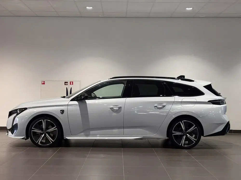 Peugeot 308 SW GT 1.6 HYbrid PHEV 225pk e-EAT8 uit 2024, foto 10