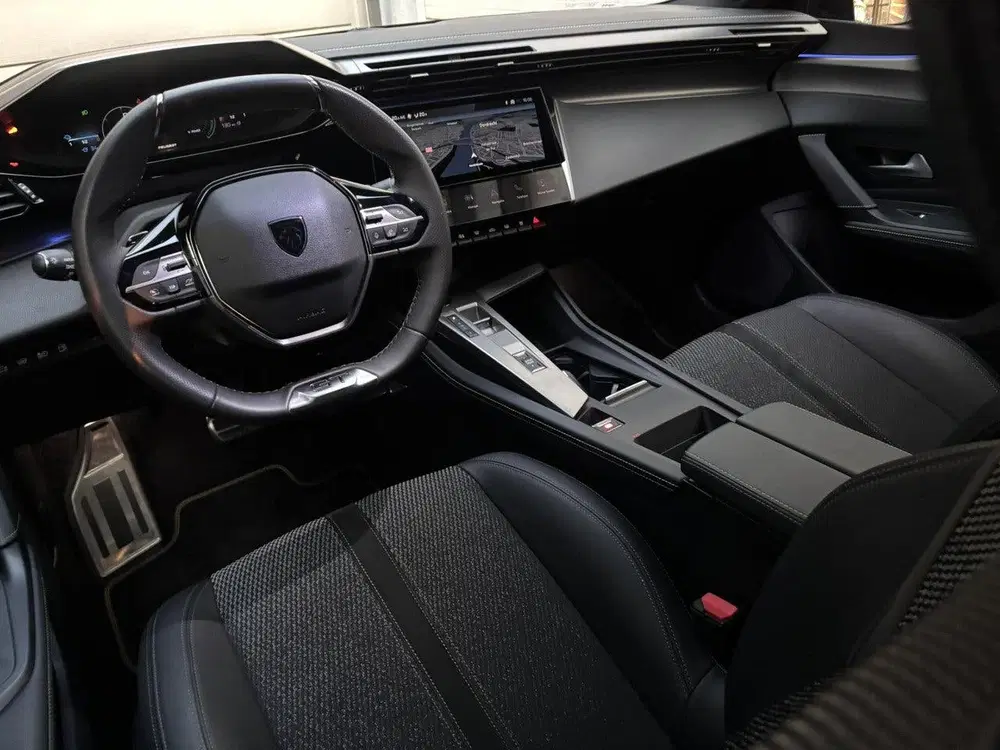 Peugeot 308 SW GT 1.6 HYbrid PHEV 225pk e-EAT8 uit 2024, foto 17