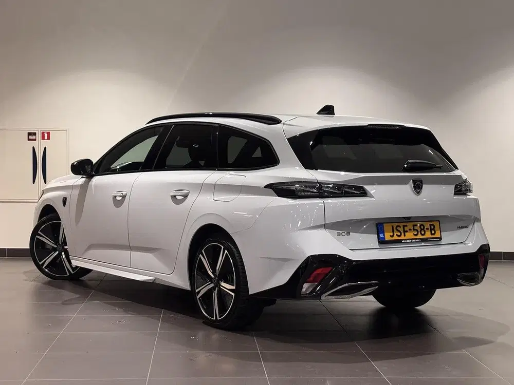 Peugeot 308 SW GT 1.6 HYbrid PHEV 225pk e-EAT8 uit 2024, foto 8