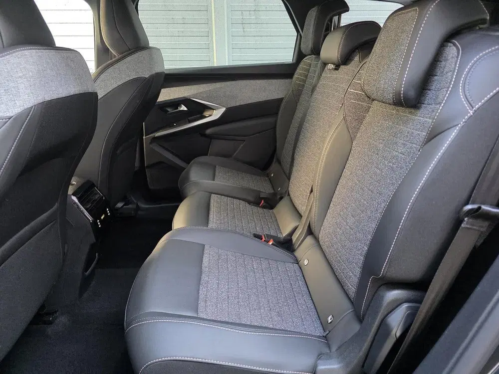 Peugeot 5008 Allure Pack 1.2 Hybrid 145pk e-DSC6 uit 2025, foto 11