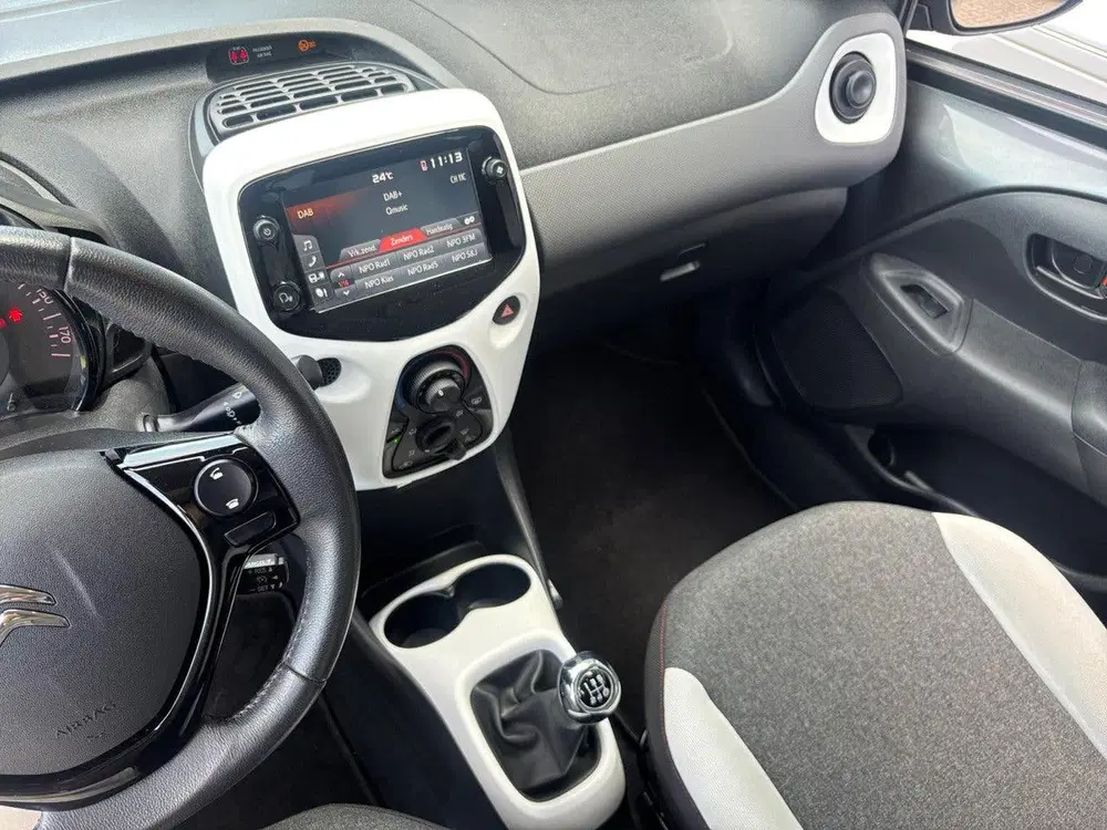 Citroën C1 5-deurs Millenium Feel 1.0 e-VTi 72pk uit 2021, foto 16