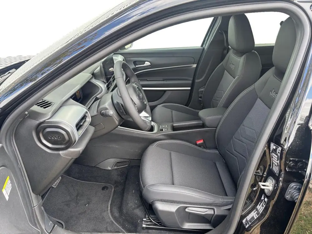 Jeep Avenger Summit 1.2 e-Hybrid 100pk uit 2026, foto 9