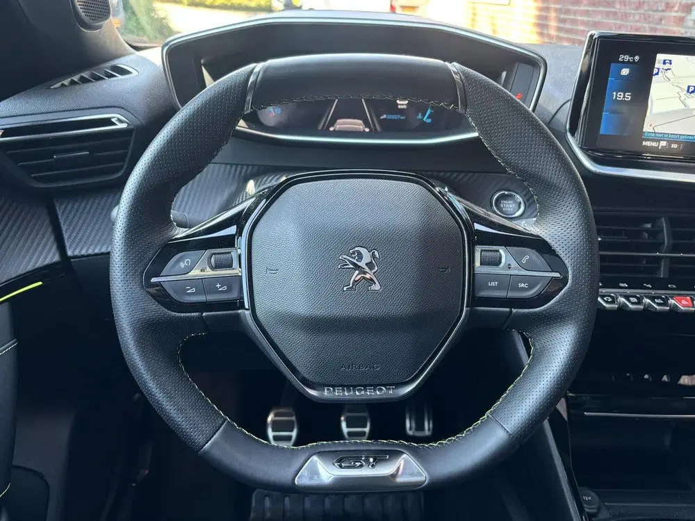 Peugeot 2008 GT Pack 1.2 Turbo 130pk uit 2021, foto 18