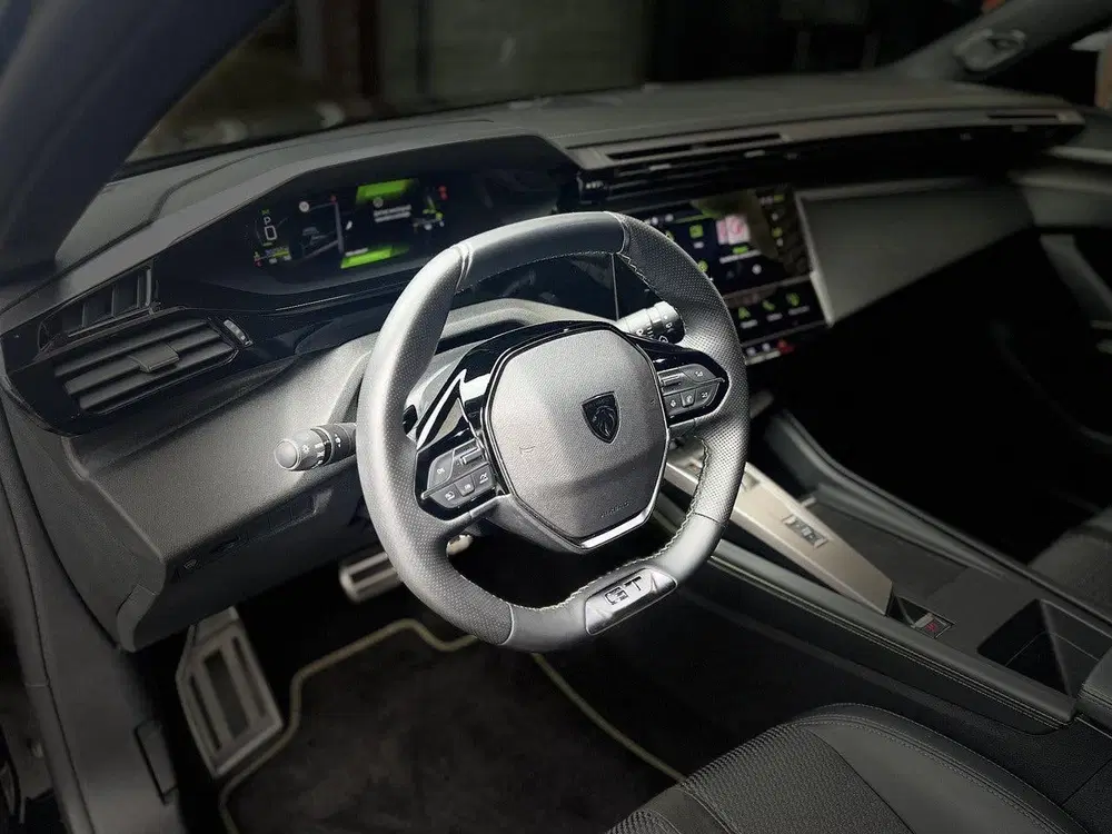 Peugeot 308 GT 1.2 Turbo 130pk EAT8 uit 2024, foto 15