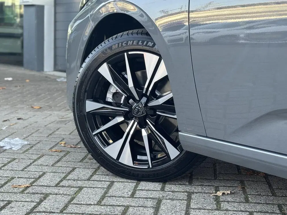 Peugeot 308 SW Allure 1.2 Hybrid 145pk e-DCS6 uit 2025, foto 11