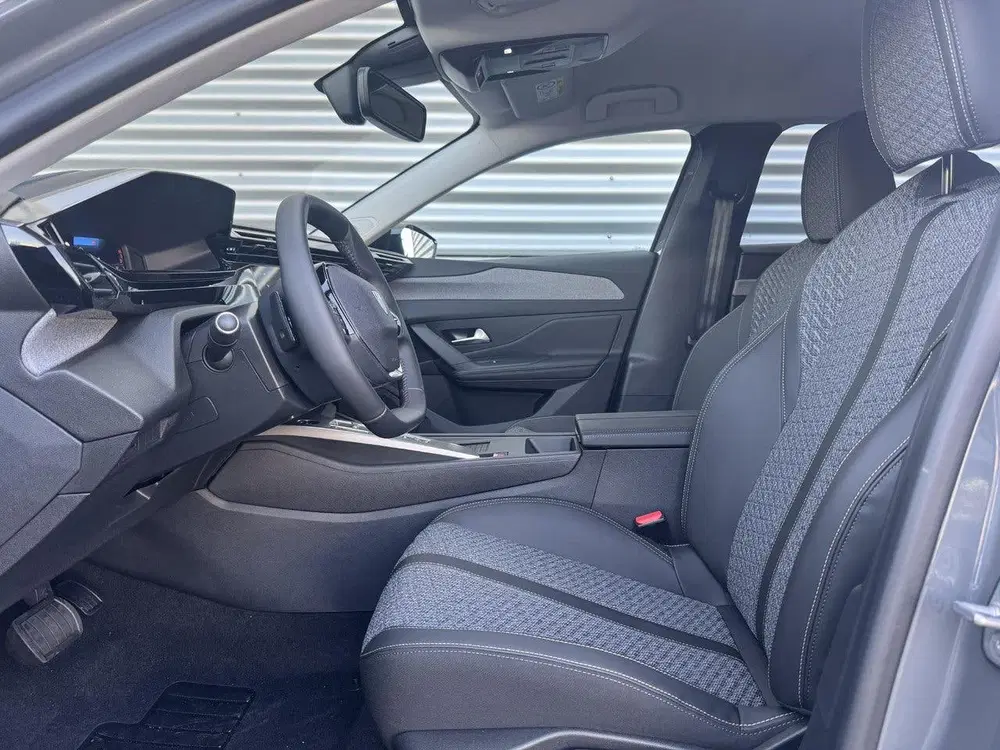 Peugeot 308 SW Allure 1.2 Hybrid 145pk e-DCS6 uit 2025, foto 13