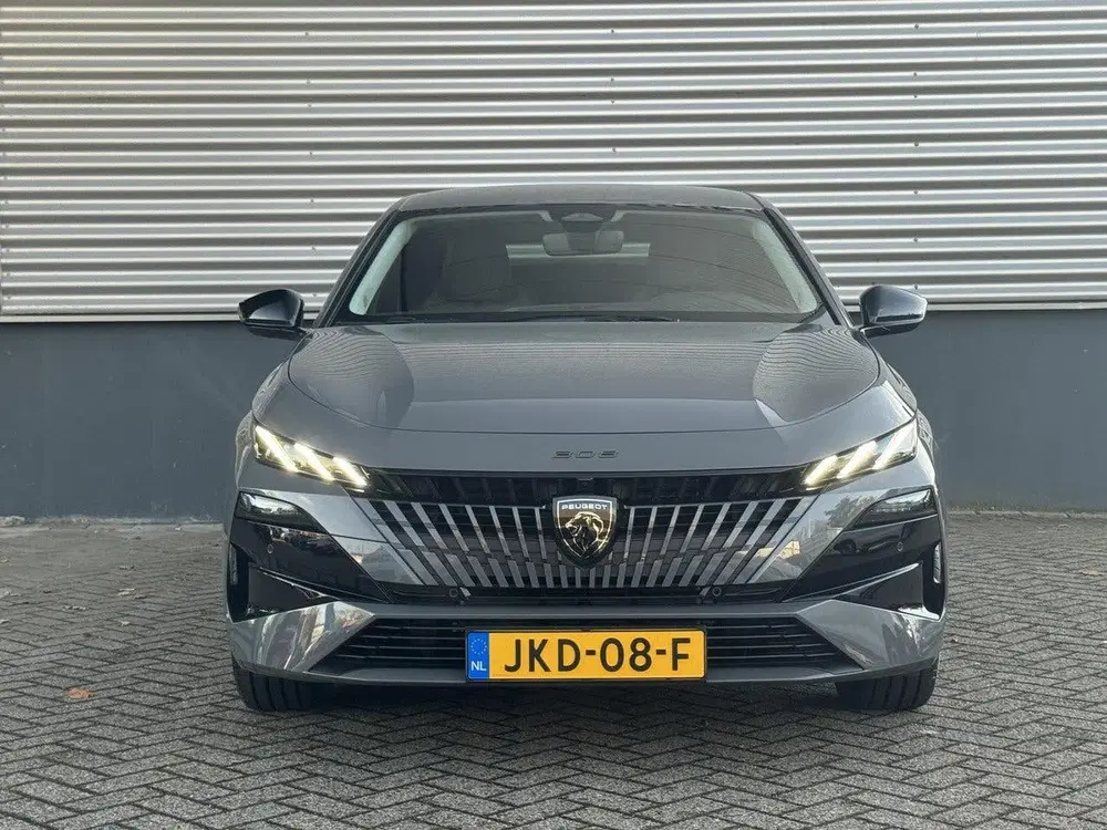 Peugeot 308 SW Allure 1.2 Hybrid 145pk e-DCS6 uit 2025, foto 2