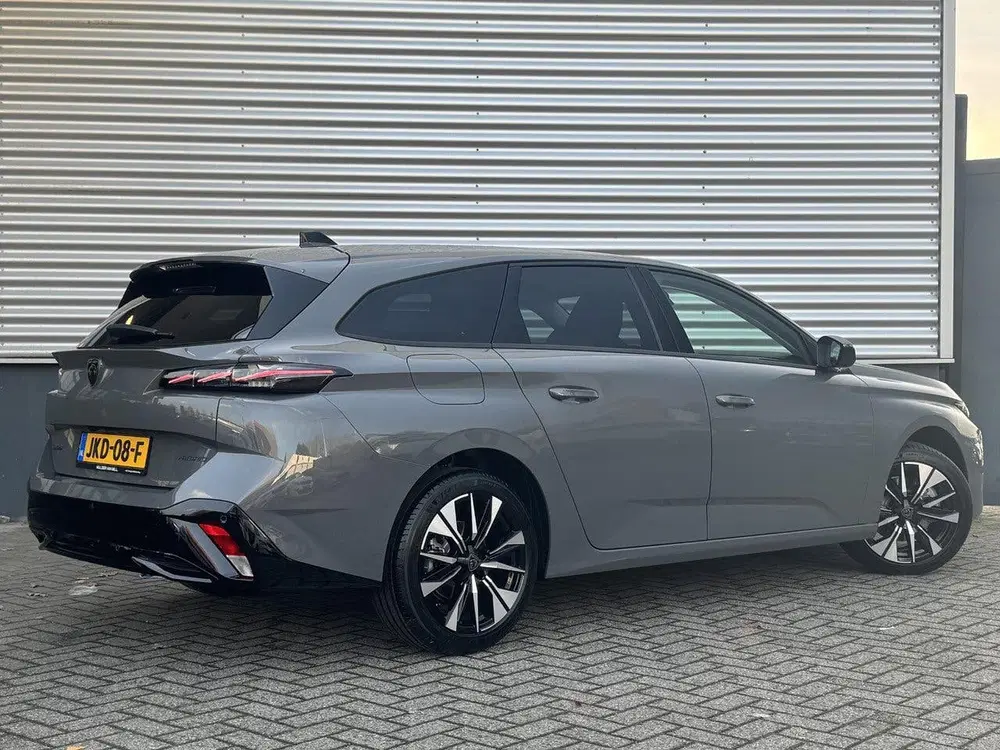 Peugeot 308 SW Allure 1.2 Hybrid 145pk e-DCS6 uit 2025, foto 3