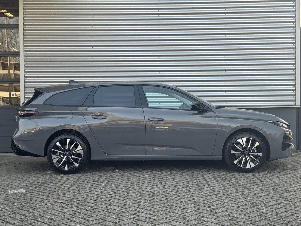 Peugeot 308 SW Allure 1.2 Hybrid 145pk e-DCS6 uit 2025, foto 4