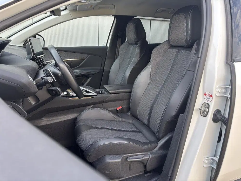 Peugeot 3008 Allure Pack 1.6 PHEV HYbrid 225pk EAT8 uit 2021, foto 13