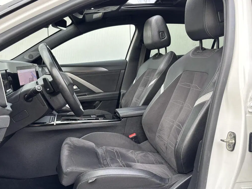 Opel Astra Ultimate 1.2 Turbo 130pk EAT8 uit 2022, foto 11