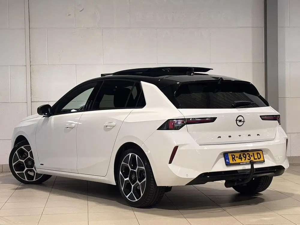 Opel Astra Ultimate 1.2 Turbo 130pk EAT8 uit 2022, foto 9