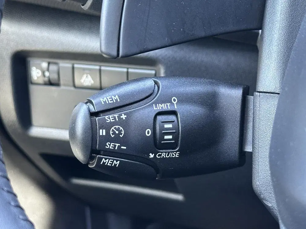 Citroën C5 Aircross 1.6 Plug-in Hybrid 225 Feel Navigatie uit 2023, foto 17