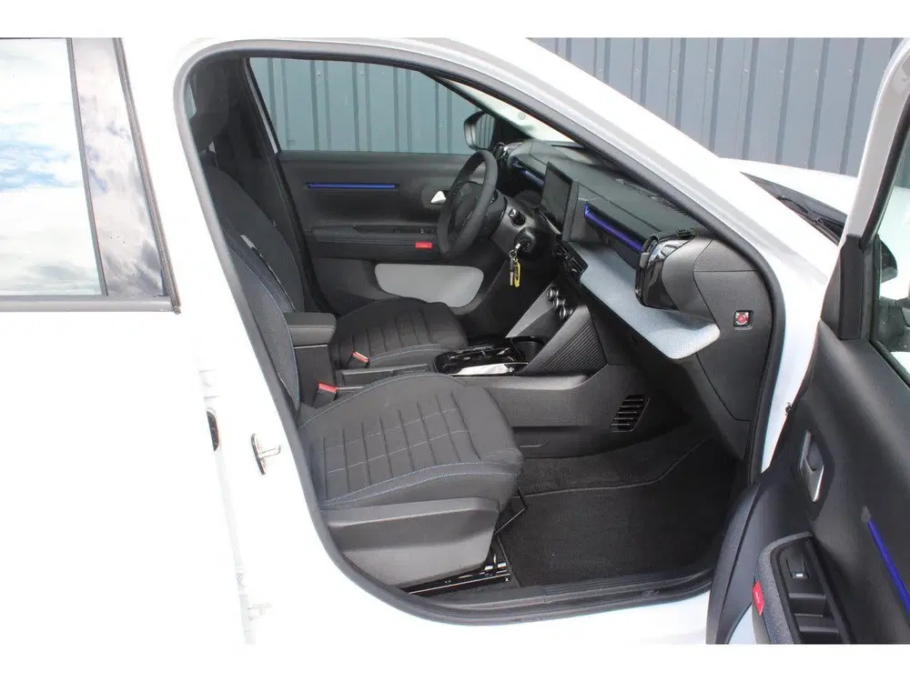 Citroën C3 1.2 Hybrid 110pk Business Automaat Hybride uit 2026, foto 13