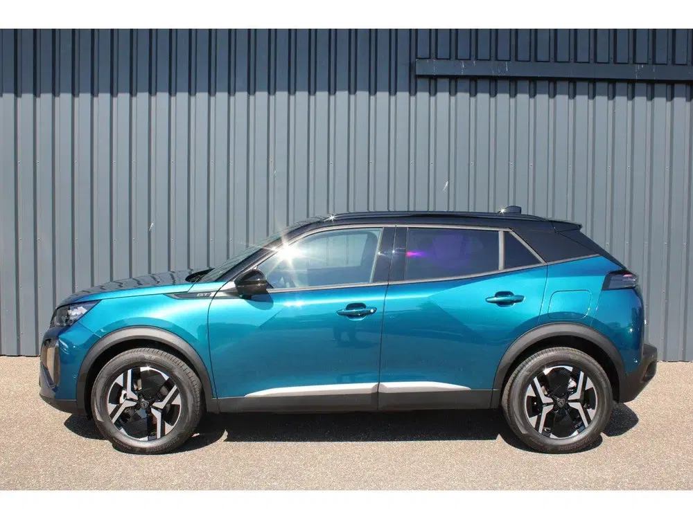 Peugeot 2008 1.2 Hybrid 145 GT Navigatie uit 2026, foto 2
