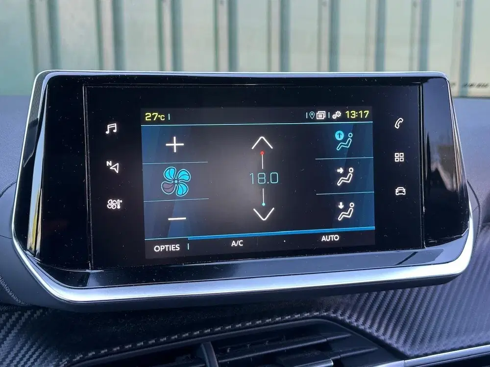 Peugeot 2008 EV Active Pack 50 kWh Navigatie uit 2023, foto 18