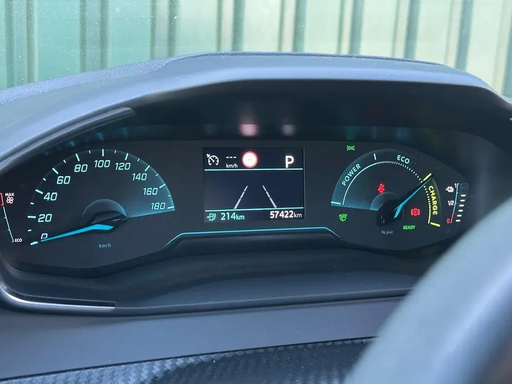 Peugeot 2008 EV Active Pack 50 kWh Navigatie uit 2023, foto 7