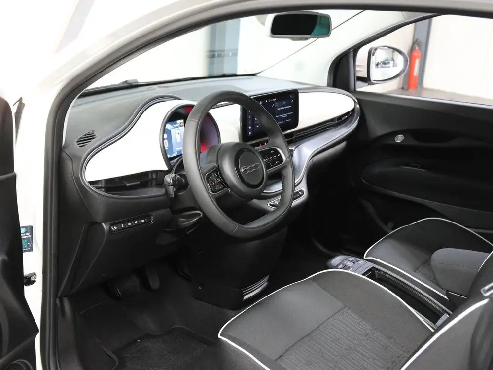 Fiat 500e Icon 42 kWh 118PK uit 2023, foto 11