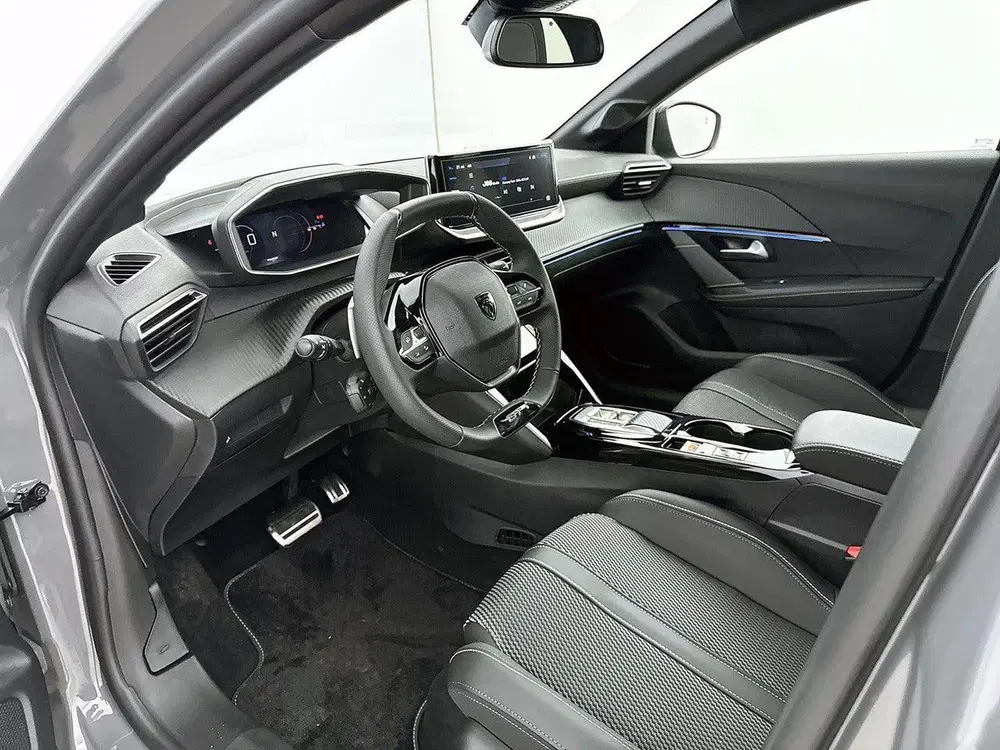 Peugeot 208 GT Hybrid 145pk Automaat uit 2025, foto 11