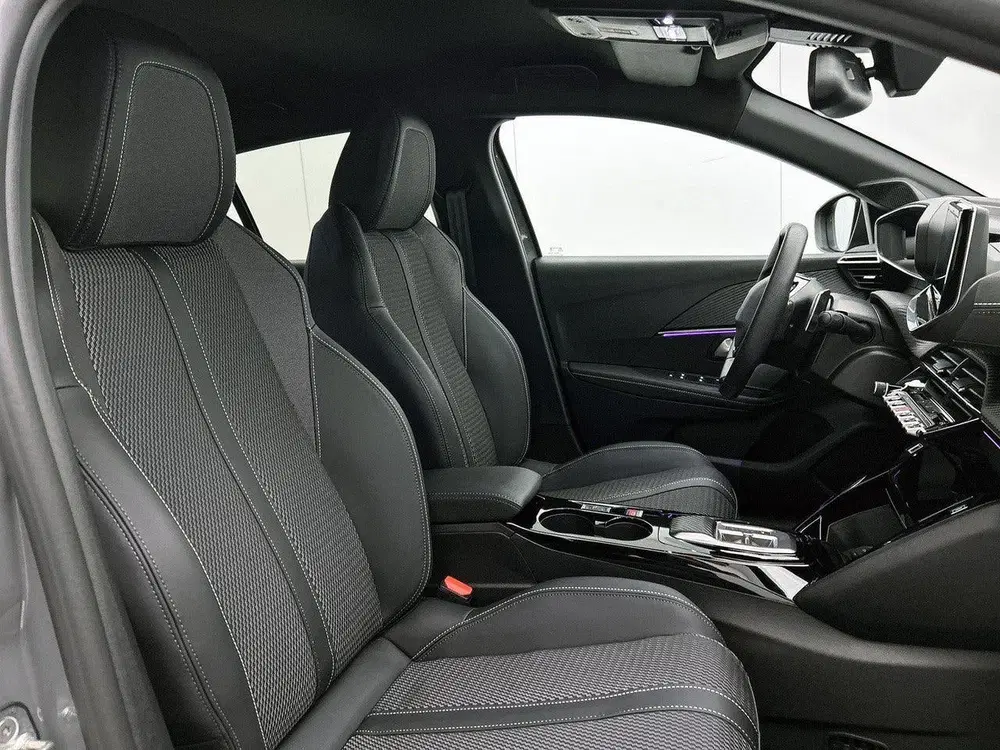 Peugeot 208 GT Hybrid 145pk Automaat uit 2025, foto 15