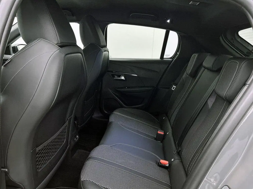 Peugeot 208 GT Hybrid 145pk Automaat uit 2025, foto 17