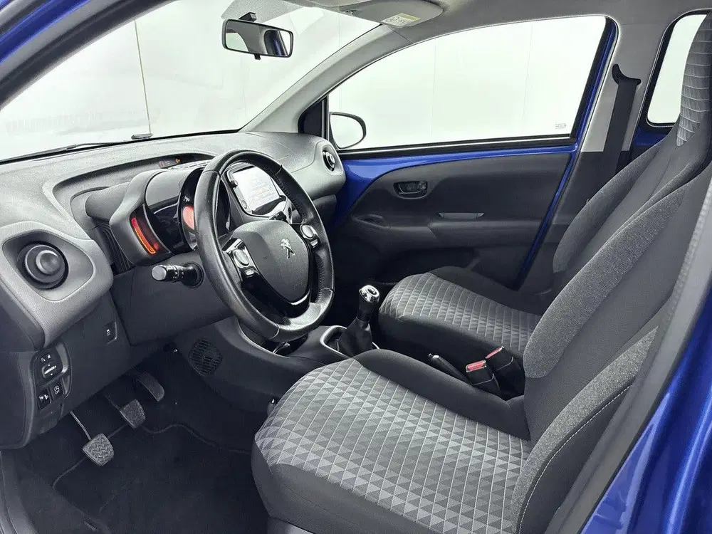 Peugeot 108 Active 75 pk uit 2021, foto 11
