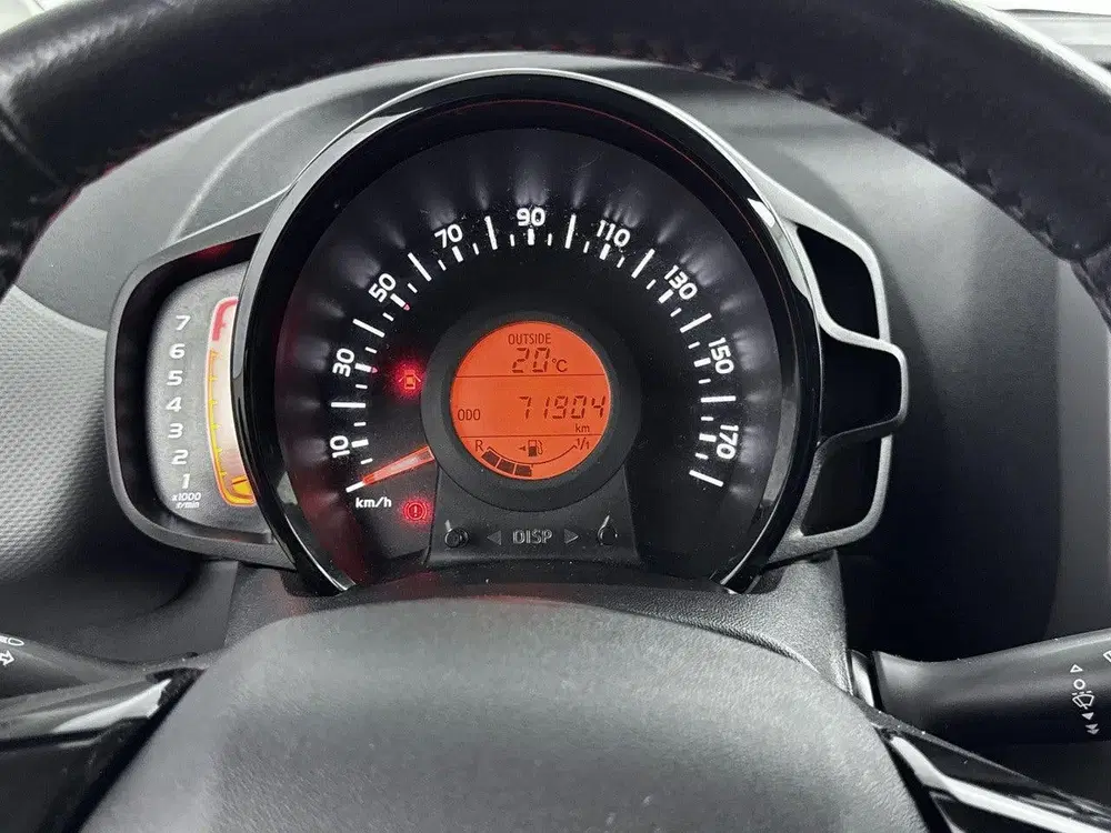 Peugeot 108 Active 75 pk uit 2021, foto 18