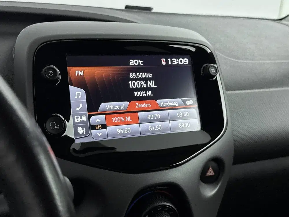 Peugeot 108 Active 75 pk uit 2021, foto 19
