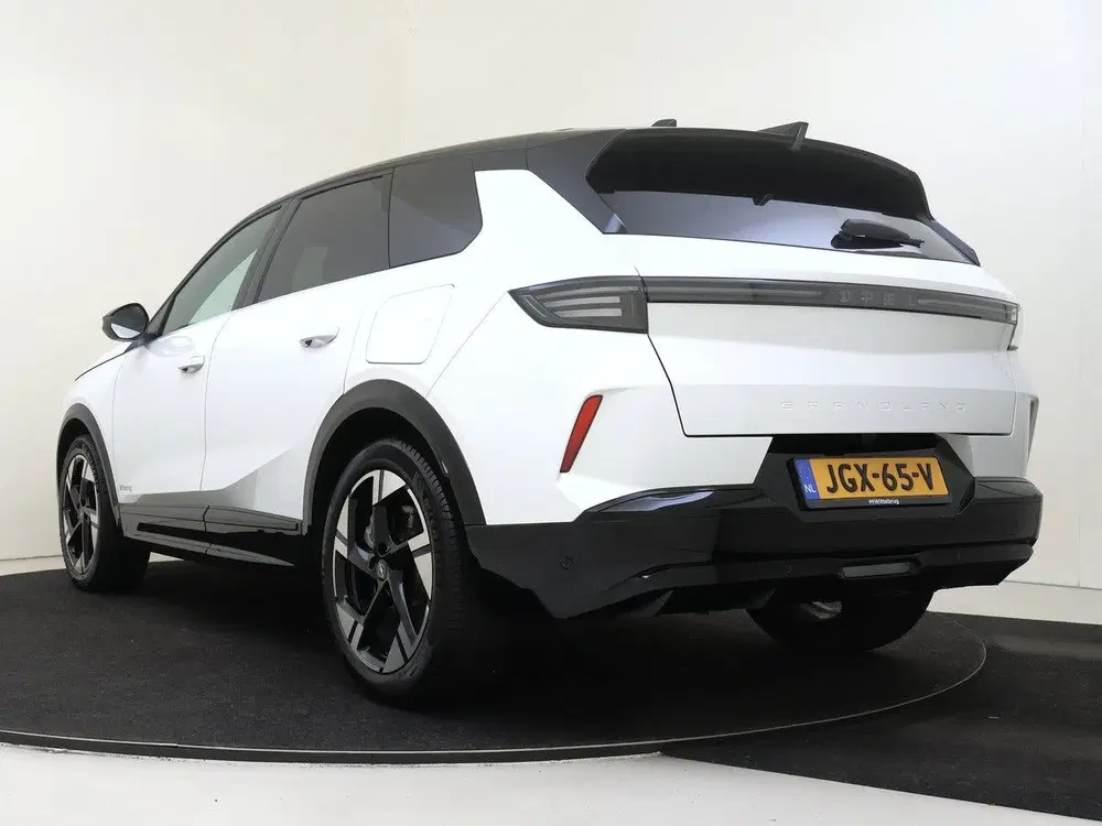 Opel Grandland 1.6 Turbo 195PK Plug-in-Hybrid GS Panorama uit 2025, foto 4