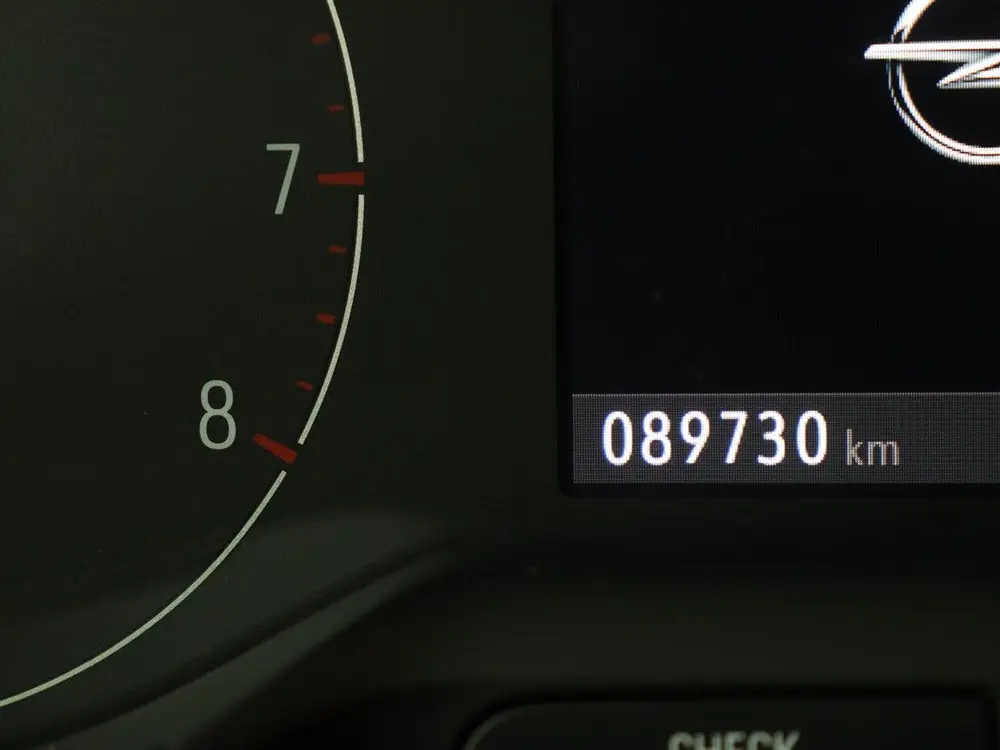 Opel Crossland 1.2 Turbo 130PK Elegance Stuur en stoel ve uit 2021, foto 9
