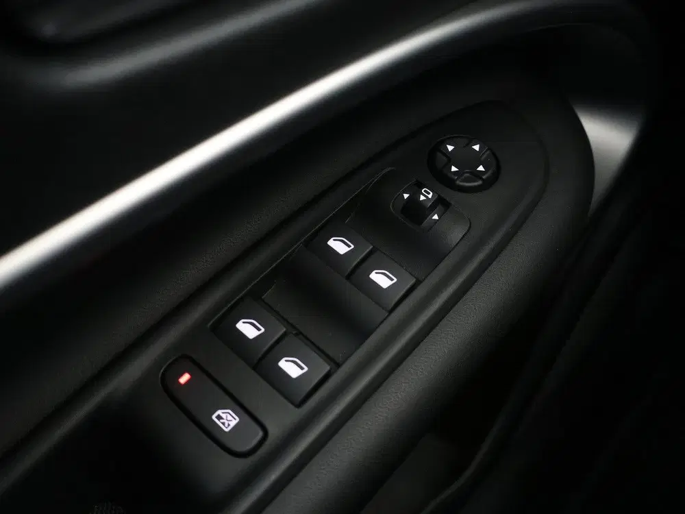Jeep Avenger Summit 54 kWh 156PK Camera uit 2024, foto 7