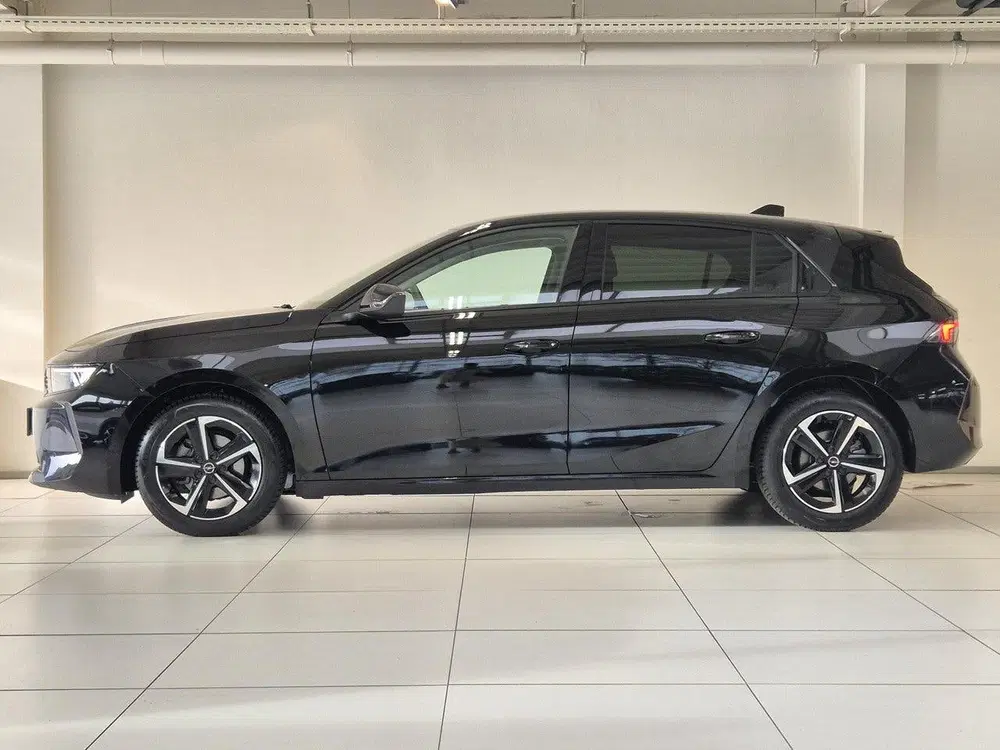 Opel Astra 1.2 Turbo Edition uit 2024, foto 5